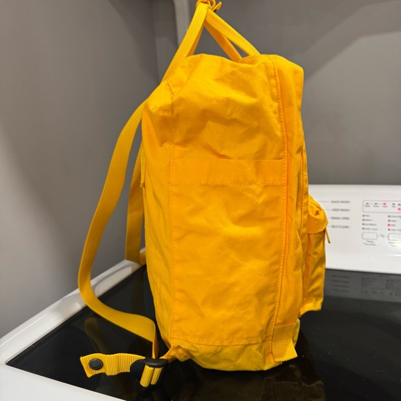 Yellow Fjallraven Kanken bookbag - Picture 4 of 12